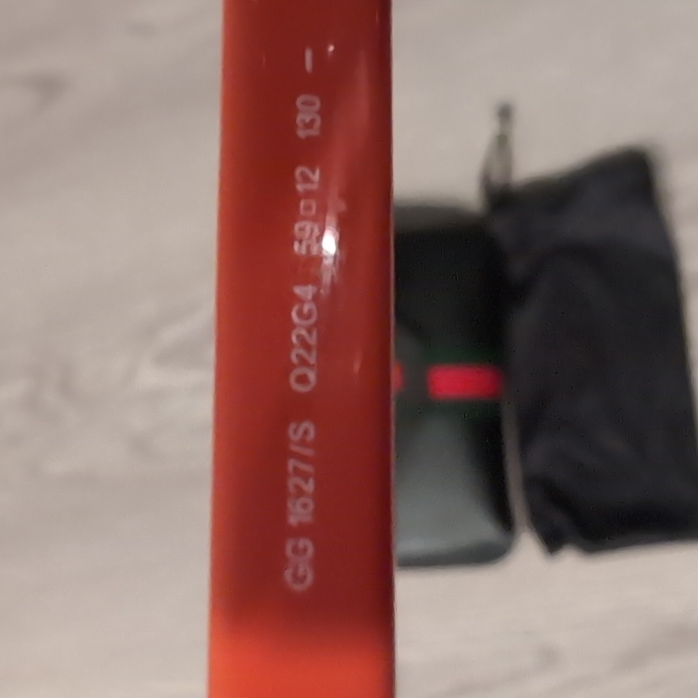 Great Condition Gucci Sunglasses - image 5